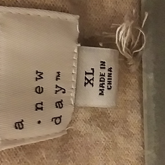 A New Day sweater - Picture 6 of 9